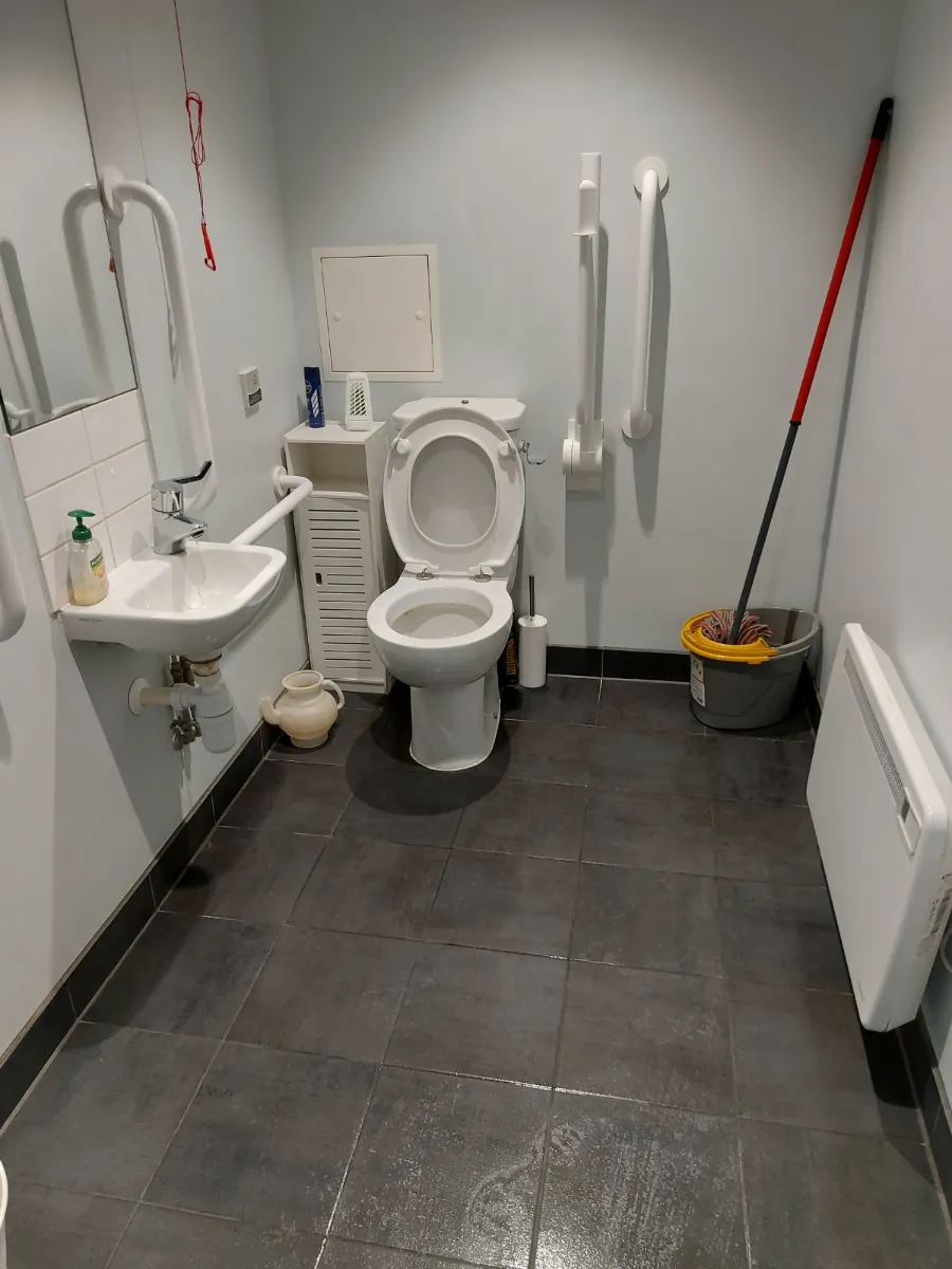 Full bathroom cleaned and floors mopped, cleaned by Spark & Shine Cleaning Co. in Myrtle Beach, SC