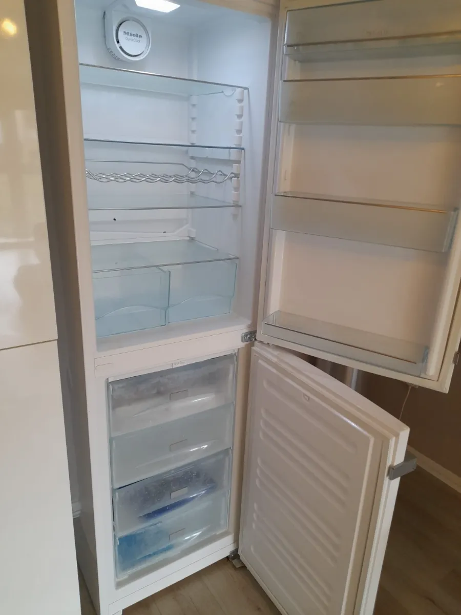 Fridge and freezer drawers cleaned and fresh, cleaned by Spark & Shine Cleaning Co. in Myrtle Beach, SC