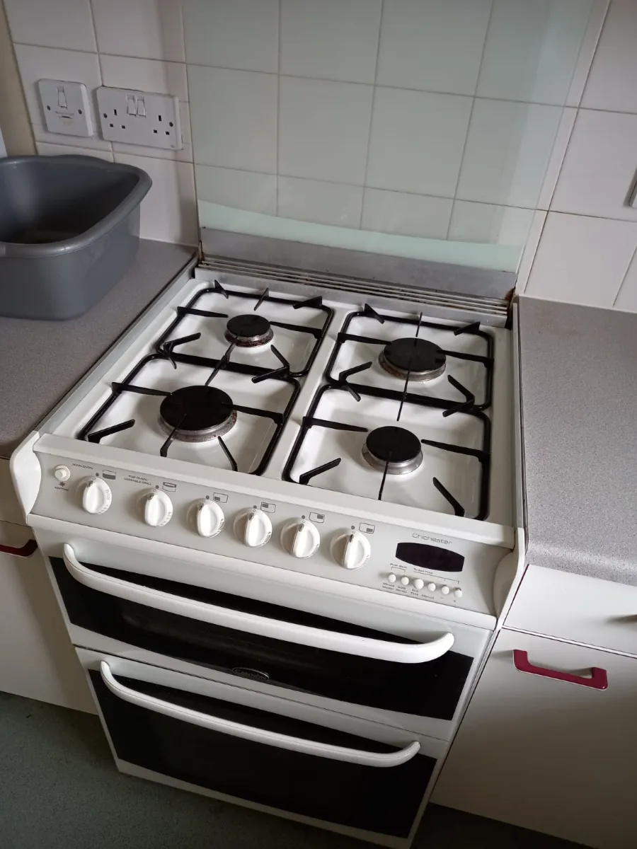 Stovetop burners and grates degreased, cleaned by Spark & Shine Cleaning Co. in Myrtle Beach, SC